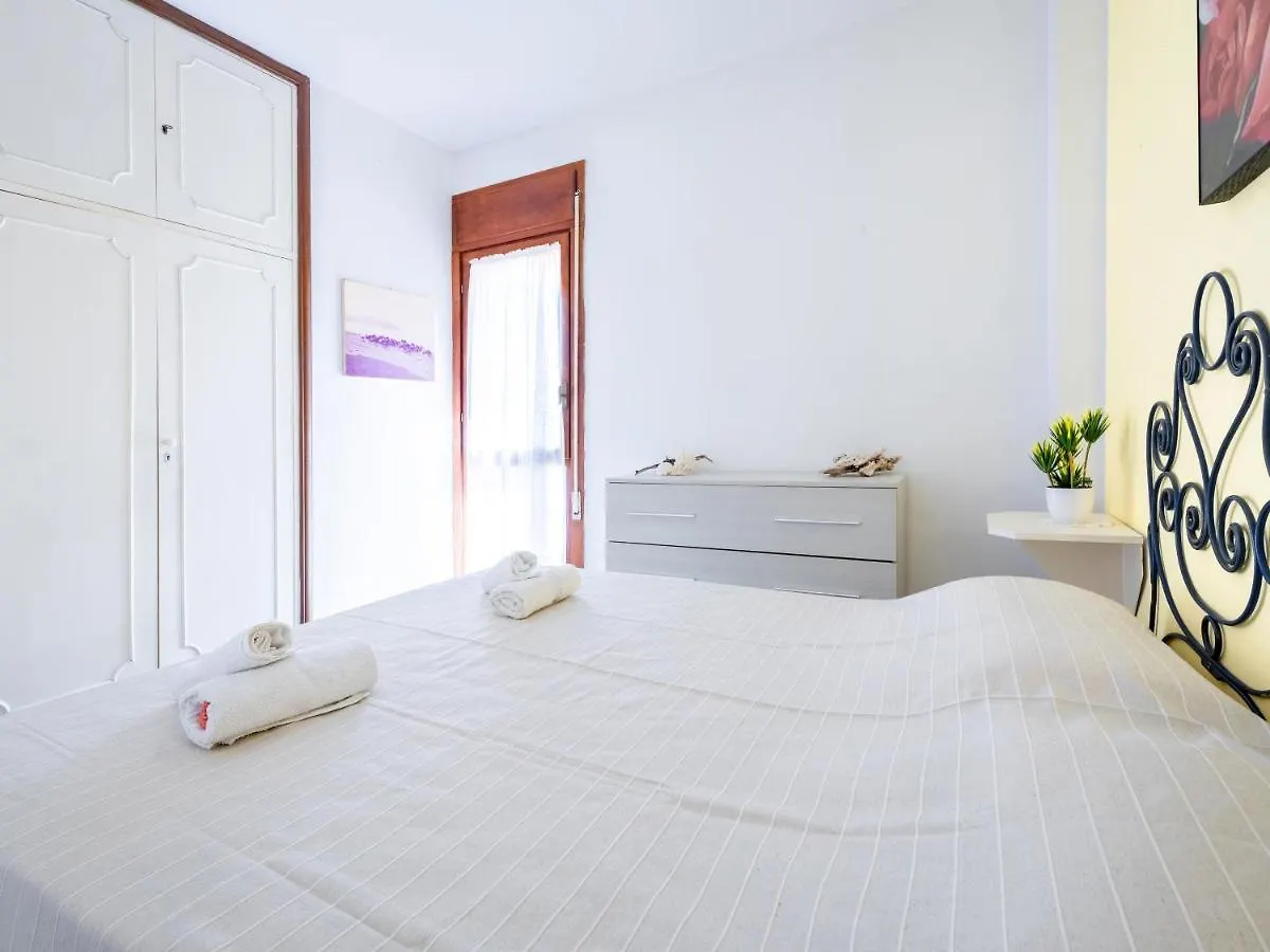 Luminoso Appartamento Principina a Mare Apartment